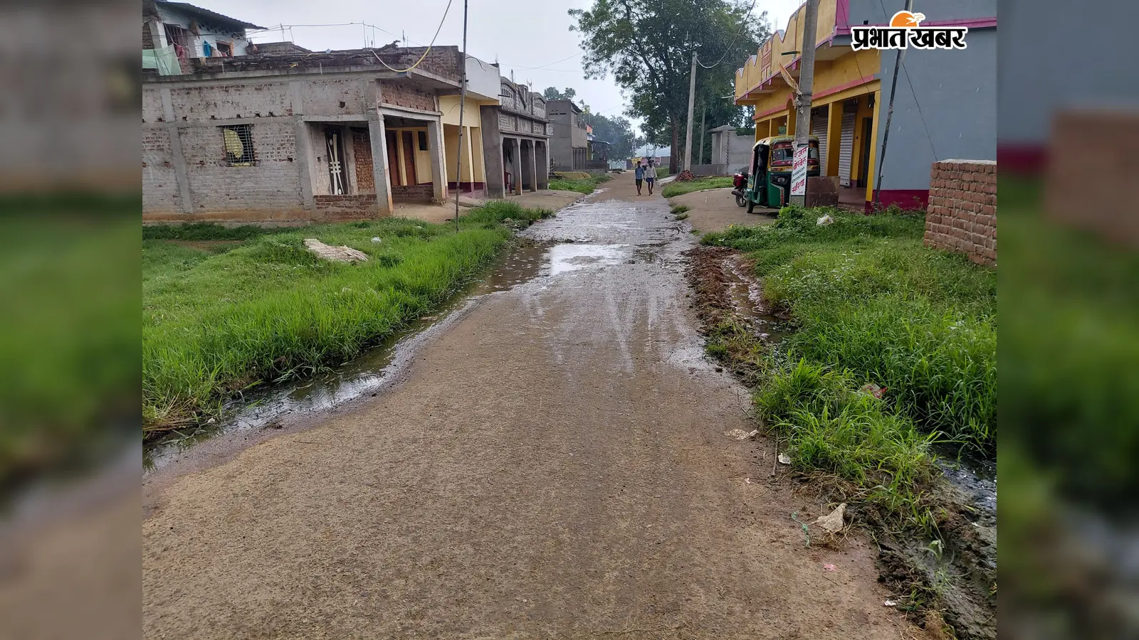 लाखों खर्च के बाद भी जलनिकासी बदहाल, सड़क पर बह रहा गंदा पानी