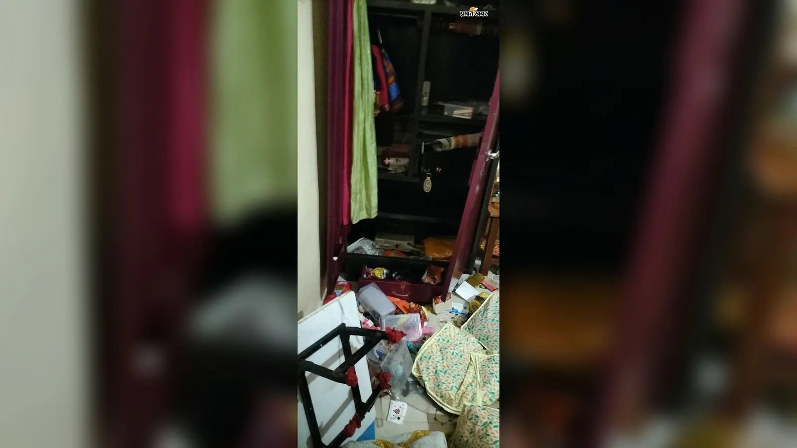 परिवार गया था बाहर, पीछे से खाली घर में घुसे चोर; 18.50 लाख के गहने और डेढ़ लाख नकद ले उड़े