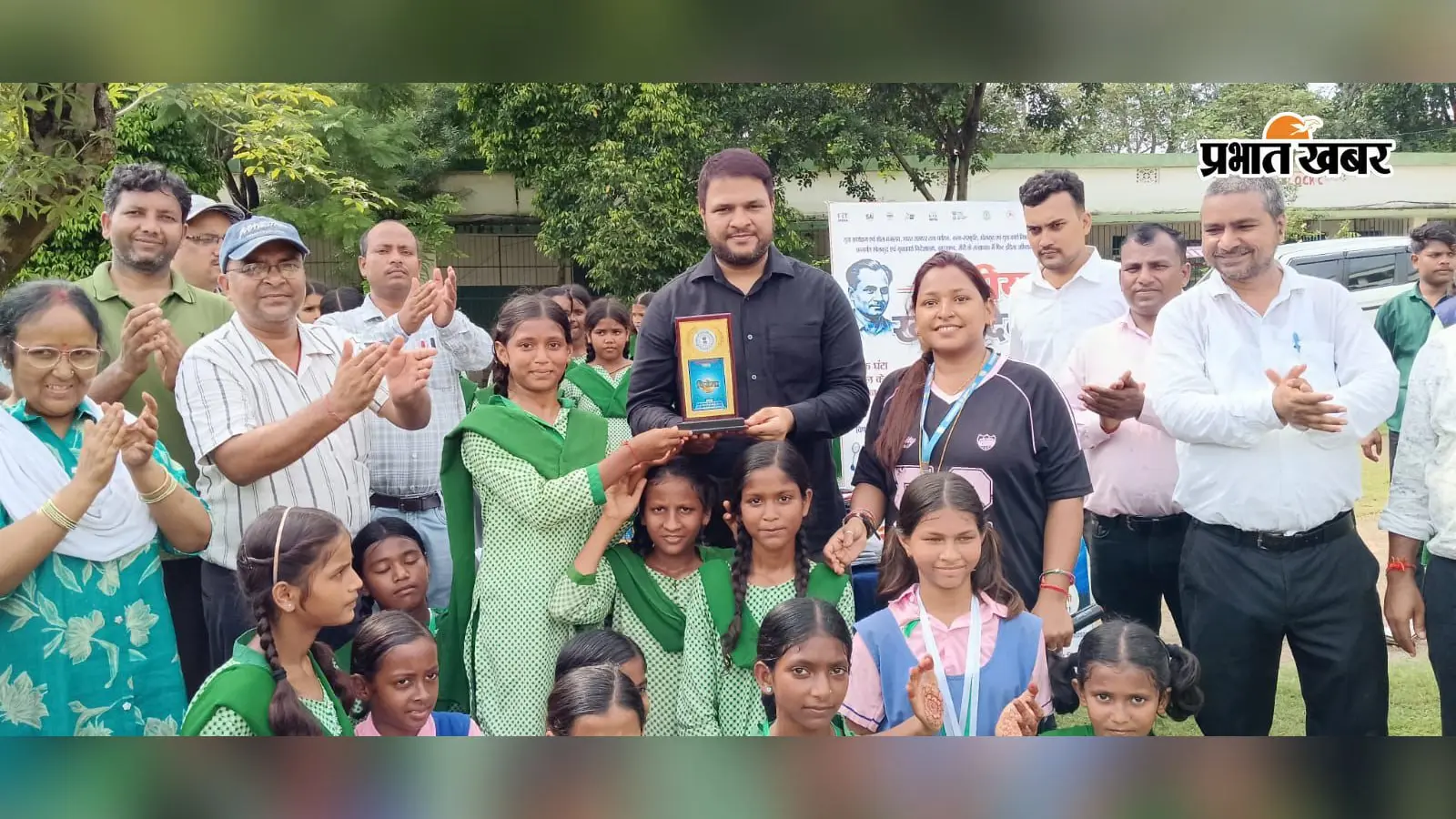 फुटबॉल से रस्साकशी तक, कोडरमा में खेल दिवस पर दिखा उत्साह; विजेताओं को मिला सम्मान