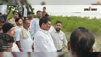 गंगा में बढ़ते पानी के बीच तटबंध पर पहुंचे उमेश कुशवाहा, राहत-बचाव की तैयारियों का लिया जायजा