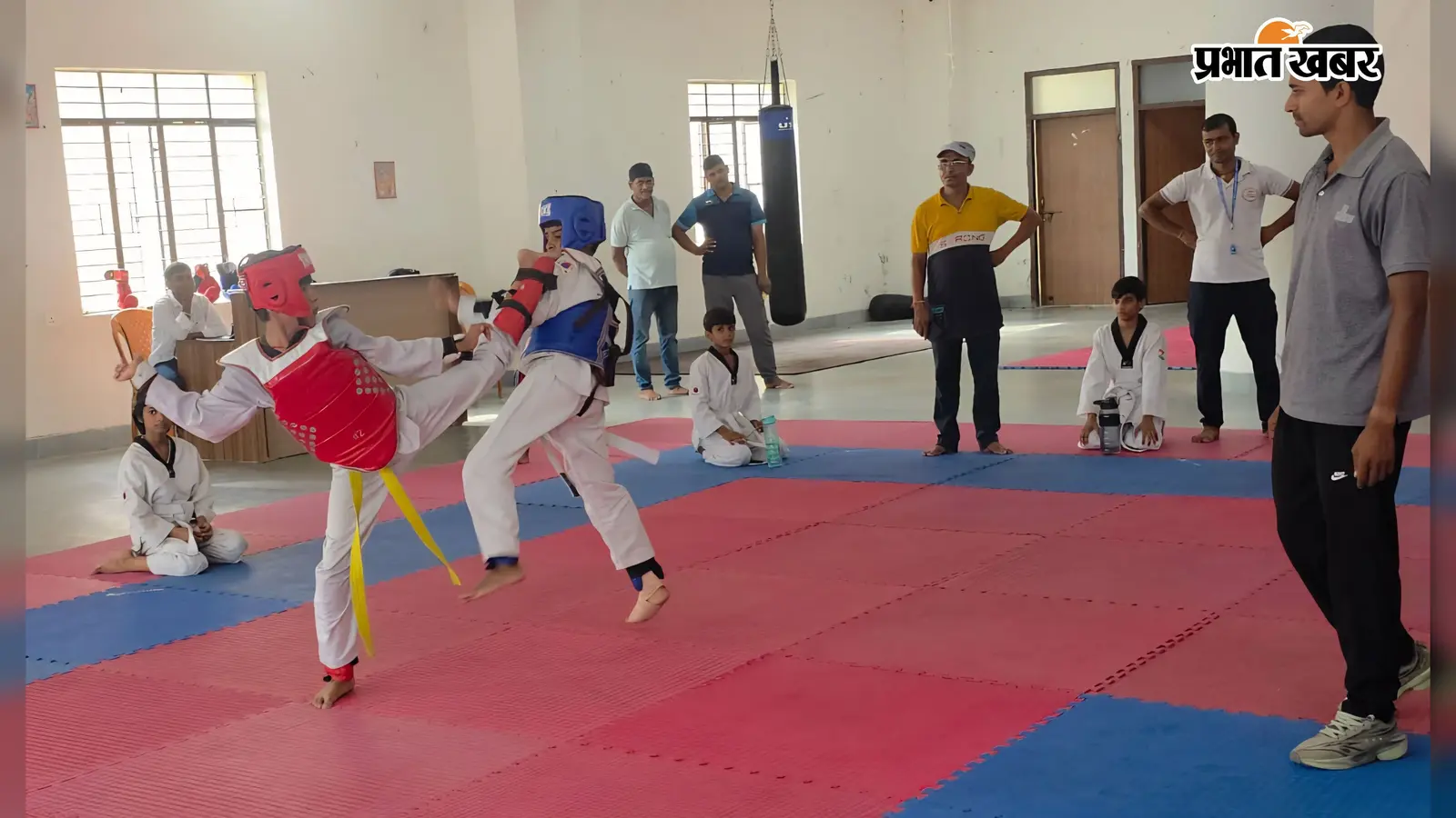 राष्ट्रीय खेल दिवस पर खेल भवन में दिखा खिलाड़ियों का दमखम, ताइक्वांडो-बॉक्सिंग में खूब हुई जोर आजमाइश
