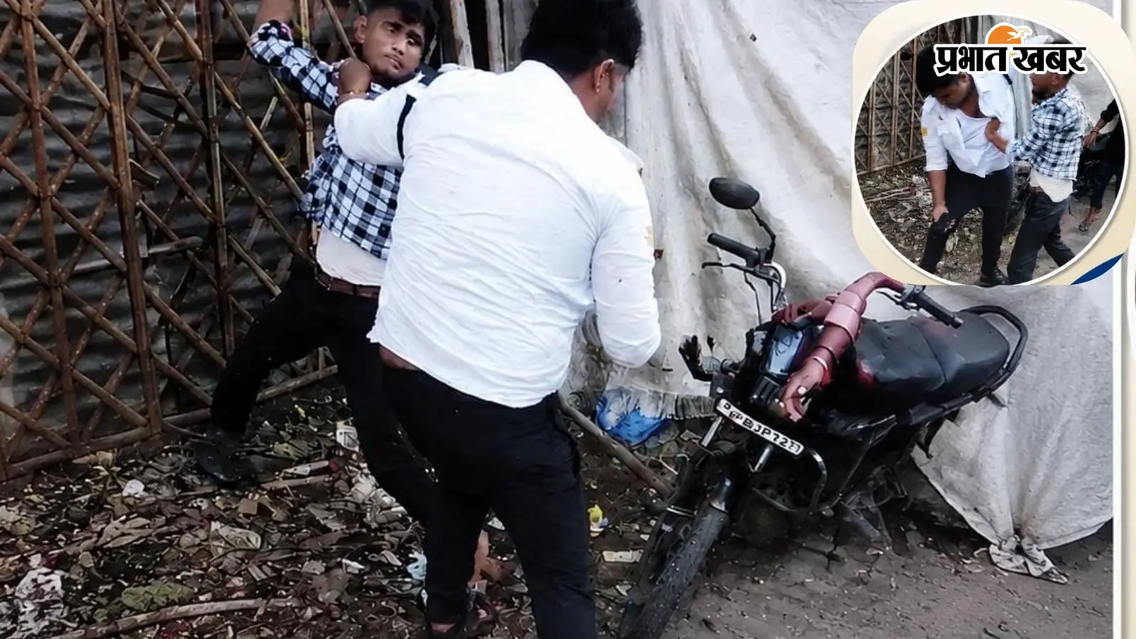 पहले गाली-गलौज, फिर युवक का घूंसा... बीच सड़क पर ट्रैफिक पुलिस ने दबाया गला और बरसाए दनादन घूंसे; VIDEO वायरल