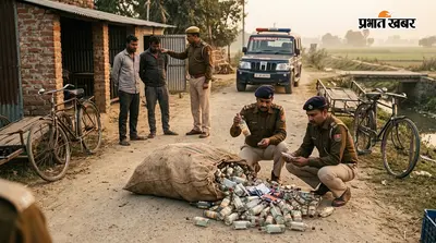 बेतिया: तस्करों की चालाकी धरी रह गई, पुलिस से बचने के लिए फेंका बोरा तो खुल गया पूरा राज