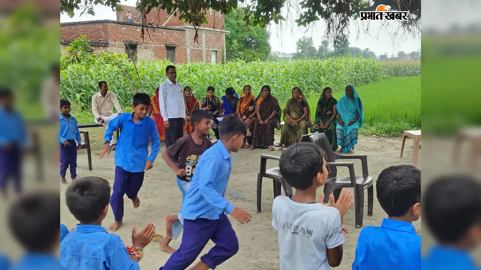 गोपालगंज: भोरे के राजकीय प्राथमिक विद्यालय नोनियाछापर में ‘खेलो और सीखो’ पर अभिभावक-शिक्षक संगोष्ठी