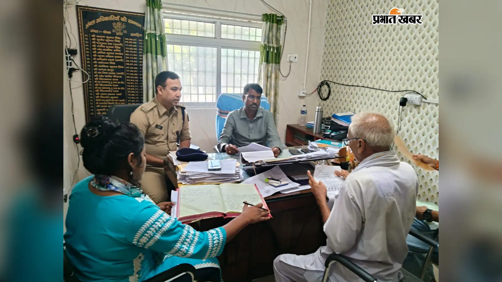 खगड़िया के चौथम में जमीन विवाद के पांच मामले पहुंचे जनता दरबार, तीन का मौके पर ही हुआ निपटारा