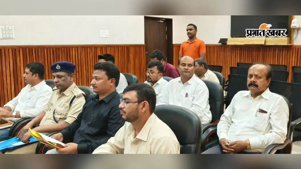 पीएम सूर्य घर योजना की समीक्षा, सोलर रूफटॉप पर 98 हजार तक अनुदान और 5.75% ब्याज पर ऋण