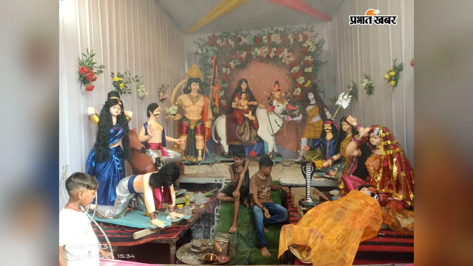 हवेली खड़गपुर में गूंजे बिहुला-विषहरी के जयकारे, जगह-जगह सजी प्रतिमाएं; महिलाओं ने मांगी परिवार की खुशहाली