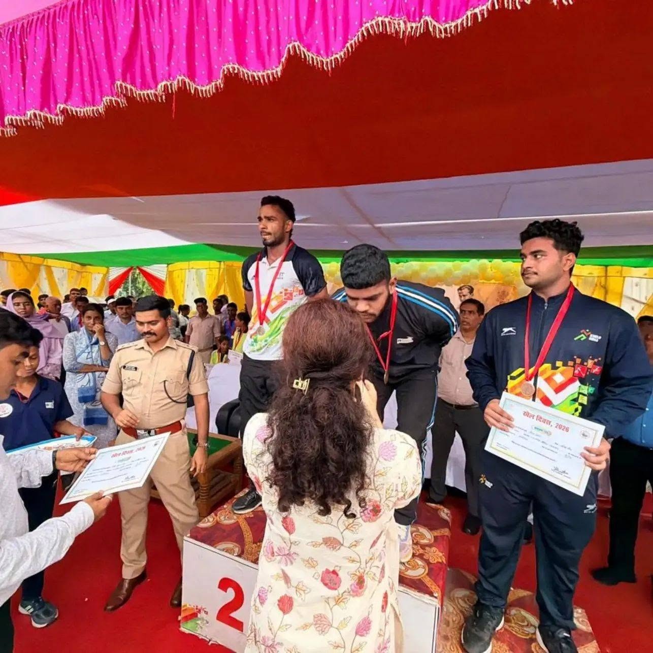 खिलाड़ियों को मिला शानदार सम्मान