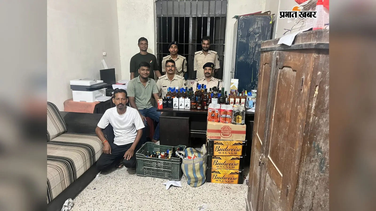 नेपालगढ़ कॉलोनी में घर से 101 लीटर से ज्यादा विदेशी शराब बरामद, मकान मालिक गिरफ्तार