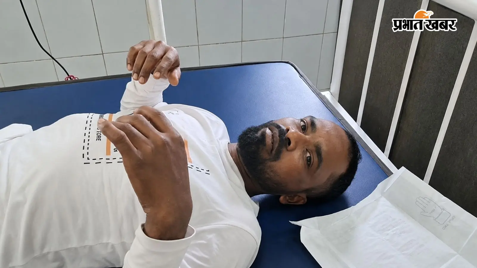 राखी बंधवाकर लौट रहे स्कूटी सवार युवक दुर्घटनाग्रस्त, बच्चे समेत तीन घायल