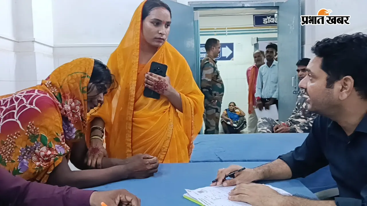 कैमूर: भूत-प्रेत के अंधविश्वास में 65 वर्षीय महिला का साथ बेरहमी से मारपीट, शरीर के कई हिस्सों में गंभीर चोटें, सदर अस्पताल में भर्ती
