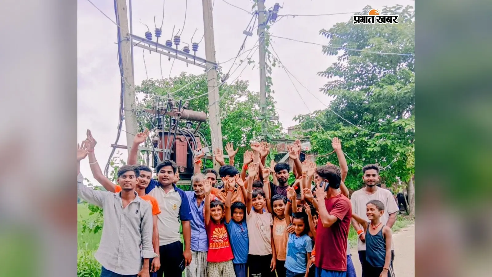 सीवान के बड़हरिया में दो दिनों से इतने घरों की बिजली गुल, ओवरलोड से जला 63 केवीए का ट्रांसफार्मर