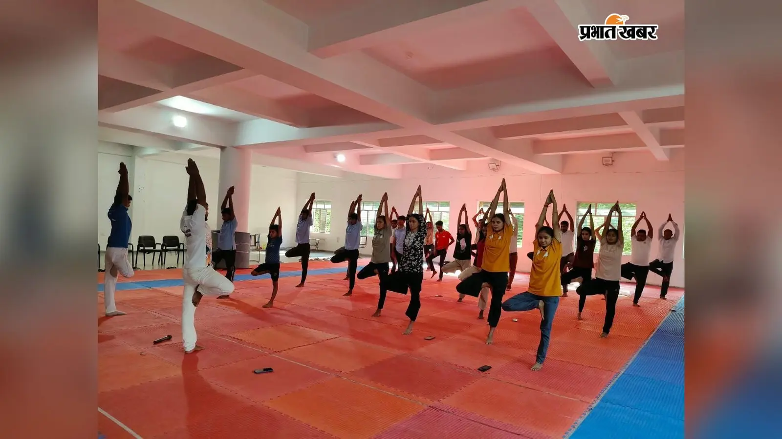 राष्ट्रीय खेल दिवस पर बेतिया में योगासन और फिटनेस कार्यक्रम, खिलाड़ियों ने सीखे ध्यान और योग के गुर