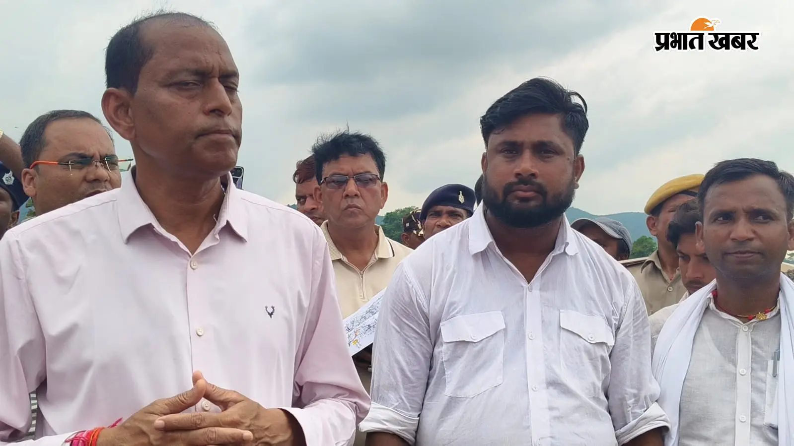 2 महीने से बंद है घोघी-कोड़ासी का रास्ता, 300 आदिवासी परिवार परेशान, स्कूल-अस्पताल पहुंचना भी हुआ मुश्किल