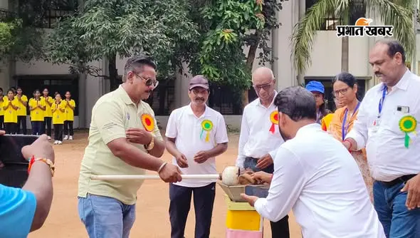 एकलव्य बालिका विद्यालय में खेलों का उत्सव, छात्राओं ने फुटबॉल से दौड़ तक दिखाया दमखम