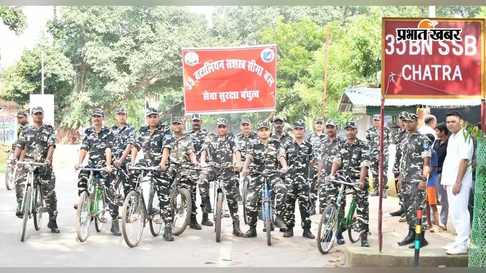 जवानों और युवाओं ने साथ निकाली साइकिल रैली, क्रिकेट खेलकर दिया फिटनेस का संदेश