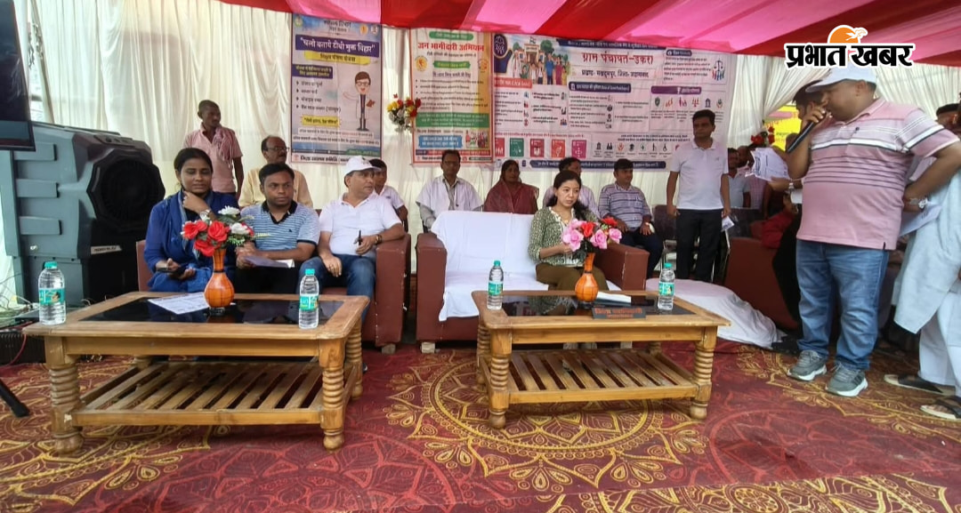 कुपोषित बच्चों को पोषण कट देता डीएम कार्यक्रम में निरीक्षण कर रही जिलाधिकारी | Prabhat Khabar Network
