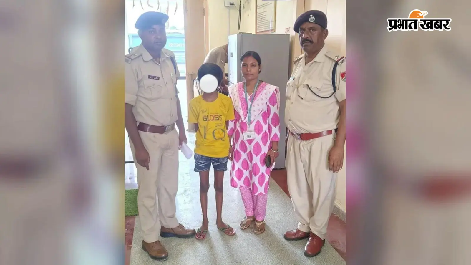 वाराणसी से लापता 12 वर्षीय नाबालिग ट्रेन से पहुंचा गया, CCTV से मिली लोकेशन; RPF ने सकुशल बरामद किया