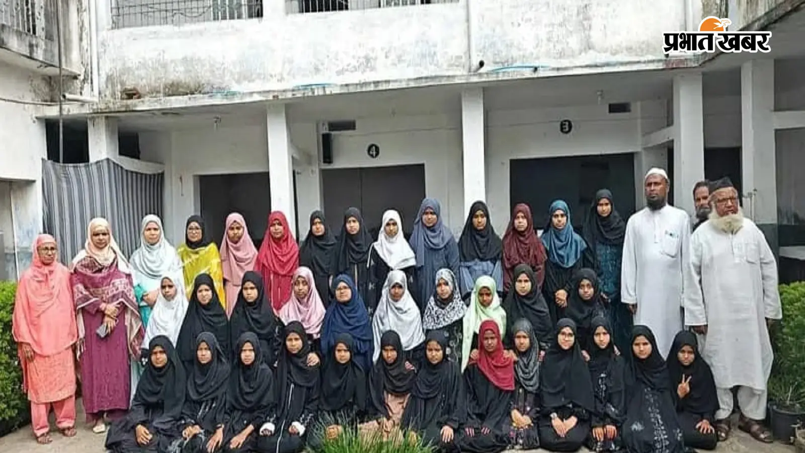 हजारीबाग में ‘सीरते तैय्यबा’ की झलक : 8 स्टॉल में बच्चियों ने मॉडल से दिखाई पैगंबर-ए-इस्लाम की जिंदगी और फुतूहात-ए-इस्लाम की कहानी
