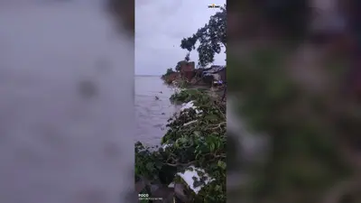 भागलपुर: राघोपुर में गंगा का तांडव, 220 मीटर जमींदारी बांध में 150 मीटर नदी में विलीन; अब 'बिहपुर-महादेवपुर' रेललाइन पर मंडराया अस्तित्व का संकट