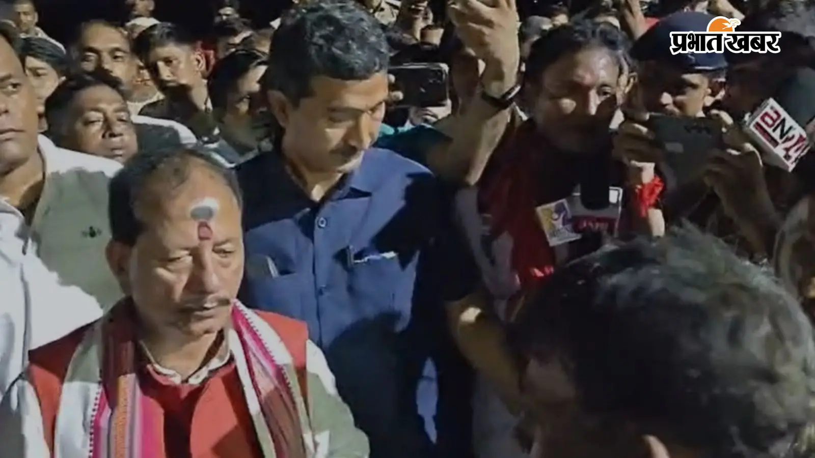 मंत्री विजय सिन्हा का ऐलान-जहरीला पेय वजह हो-ना हो, बाढ़ के चारों मृतकों को सरकार देगी सहायता
