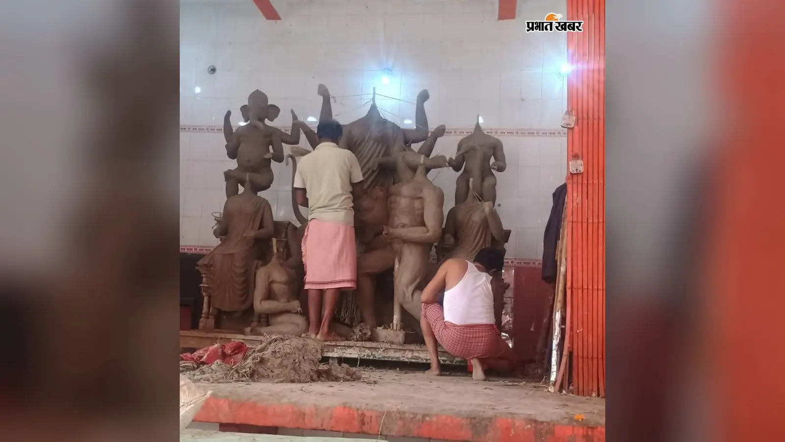 छपरा में दुर्गा पूजा की तैयारी शुरू, 50 से 70 लाख रुपये में तैयार हो रहे पंडाल, कोलकाता से पहुंचे हैं कलाकार, जानिए कब है नवरात्रि?