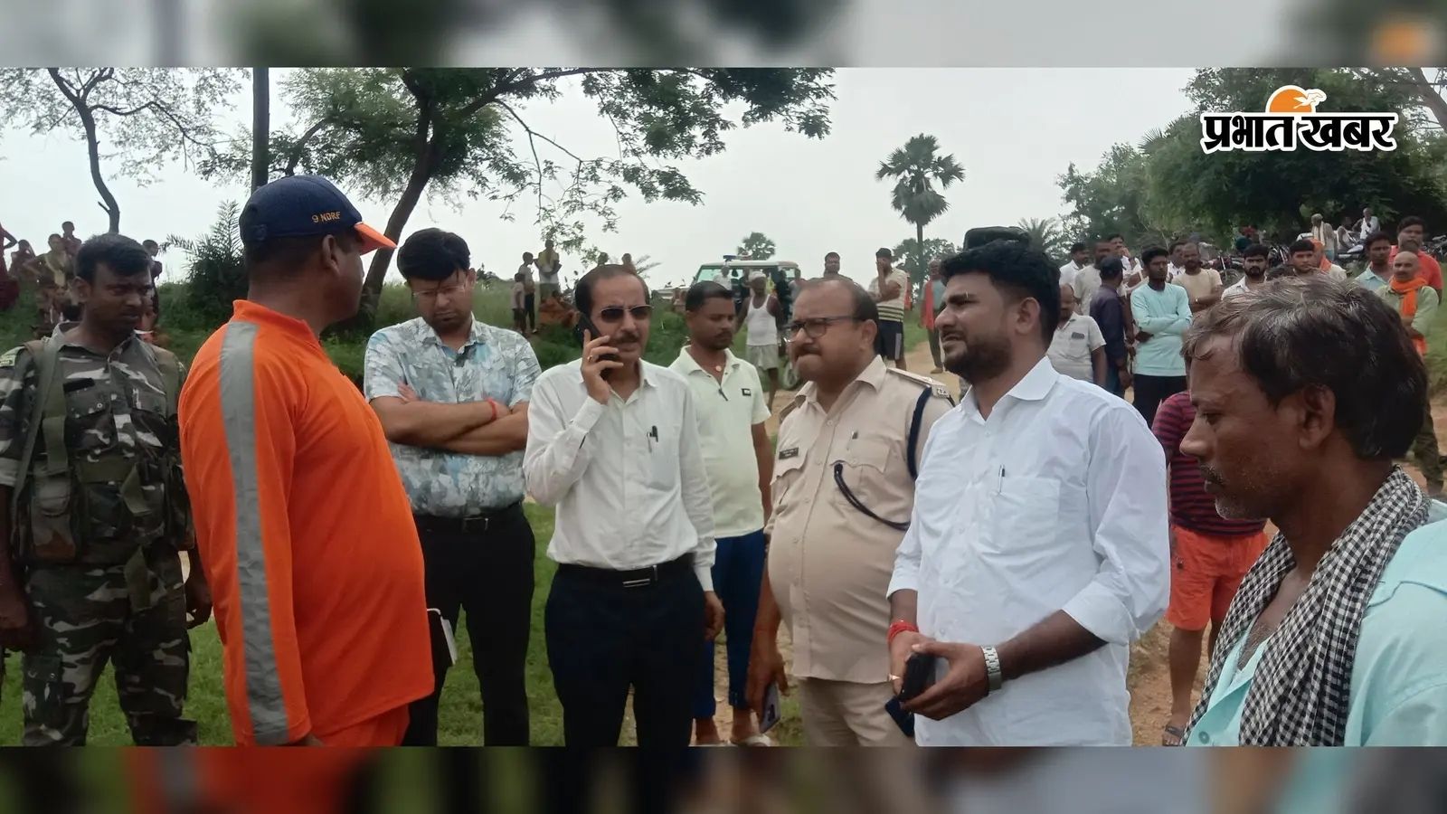 घटनास्थल पर पहुंचे अधिकारी