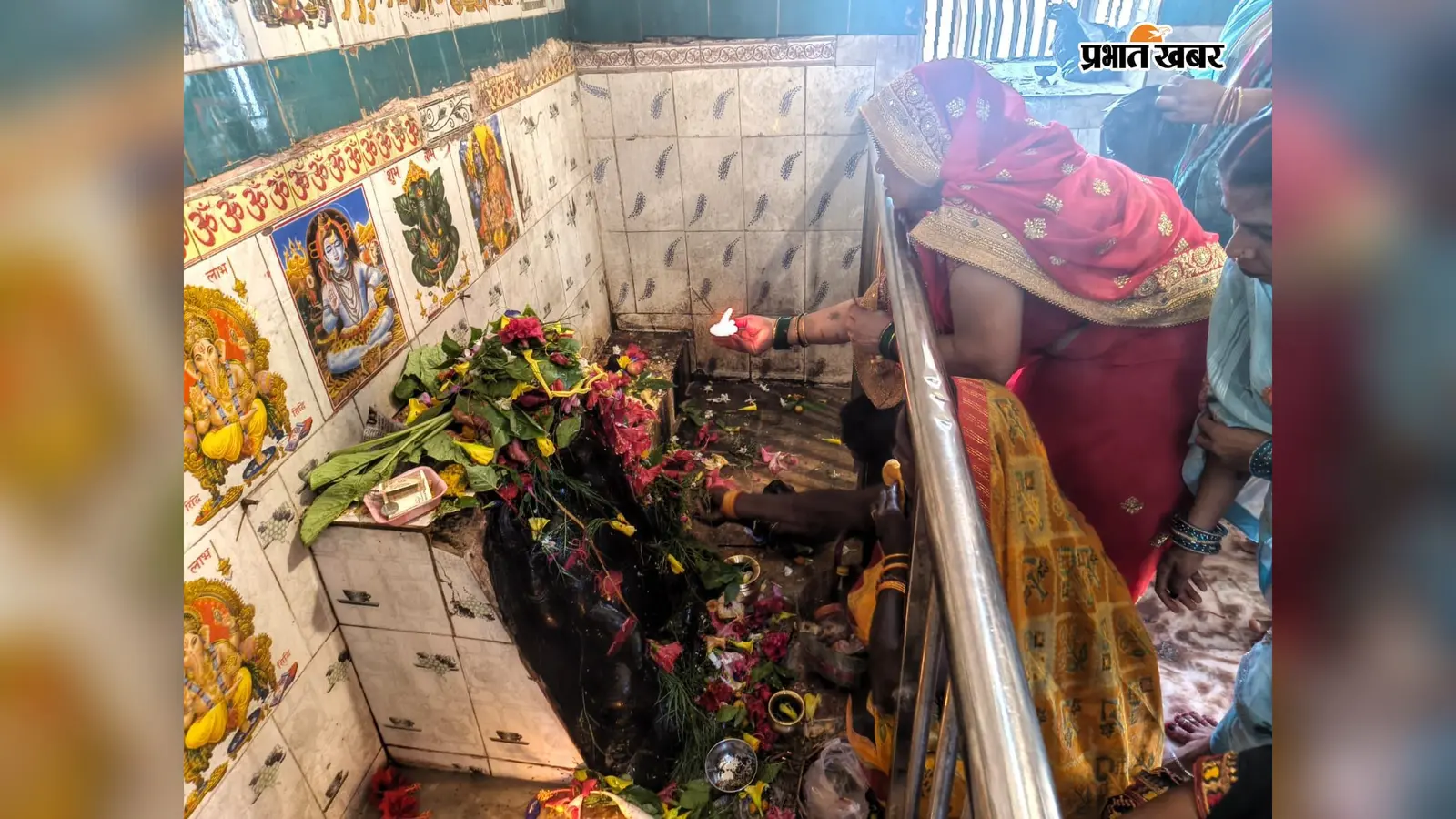 गणेश स्थान मांझा में उमड़ा आस्था का सैलाब, नेपाल-UP समेत हजारों भक्त पहुंचे, भादो चतुर्थी पर हुआ जलाभिषेक