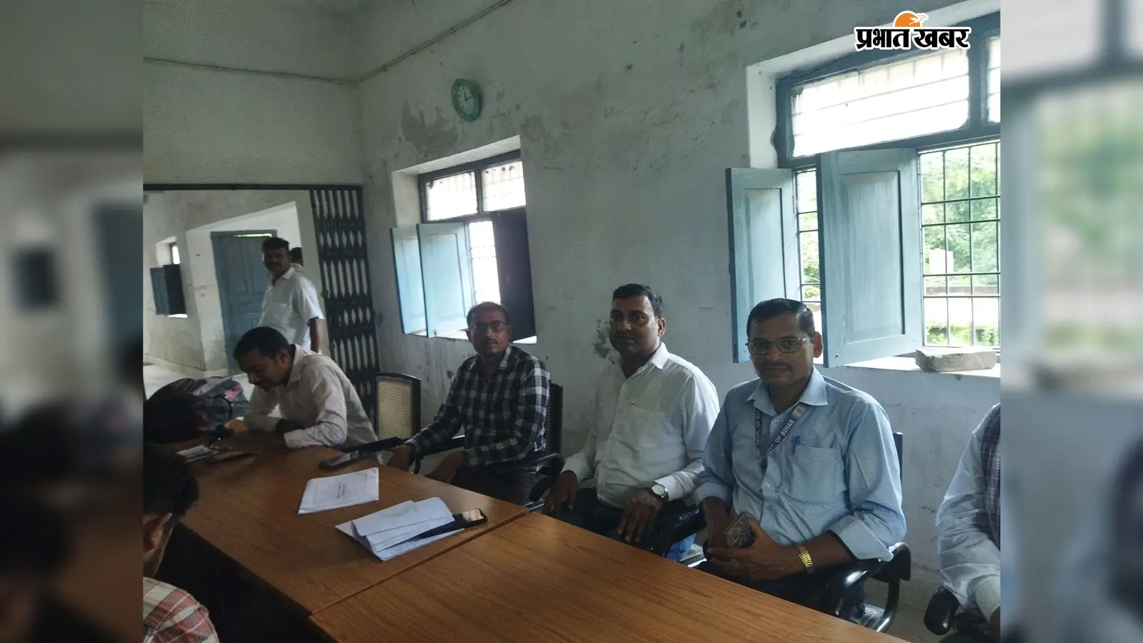 नौतन में पंचायत परिसीमन-2026 की तैयारी, बीडीओ ने कर्मियों को समय-सीमा में काम पूरा करने का दिया निर्देश