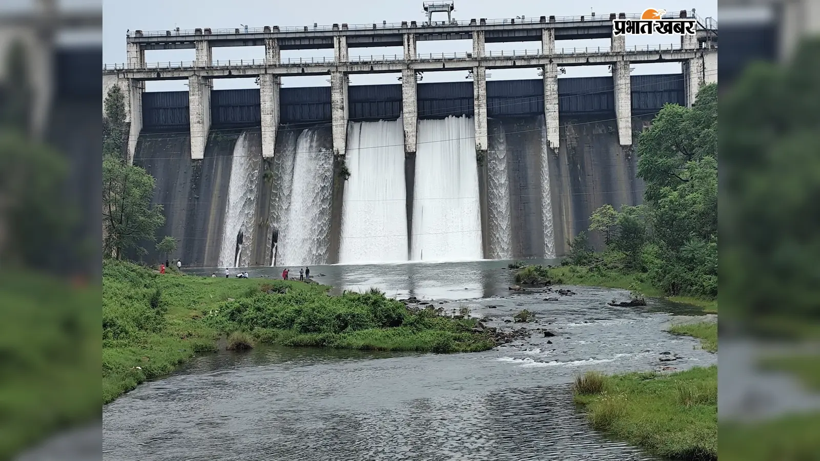 19 अगस्त से लगातार डैम से निकल रहा पानी, दो फाटकों से जल निकासी जारी