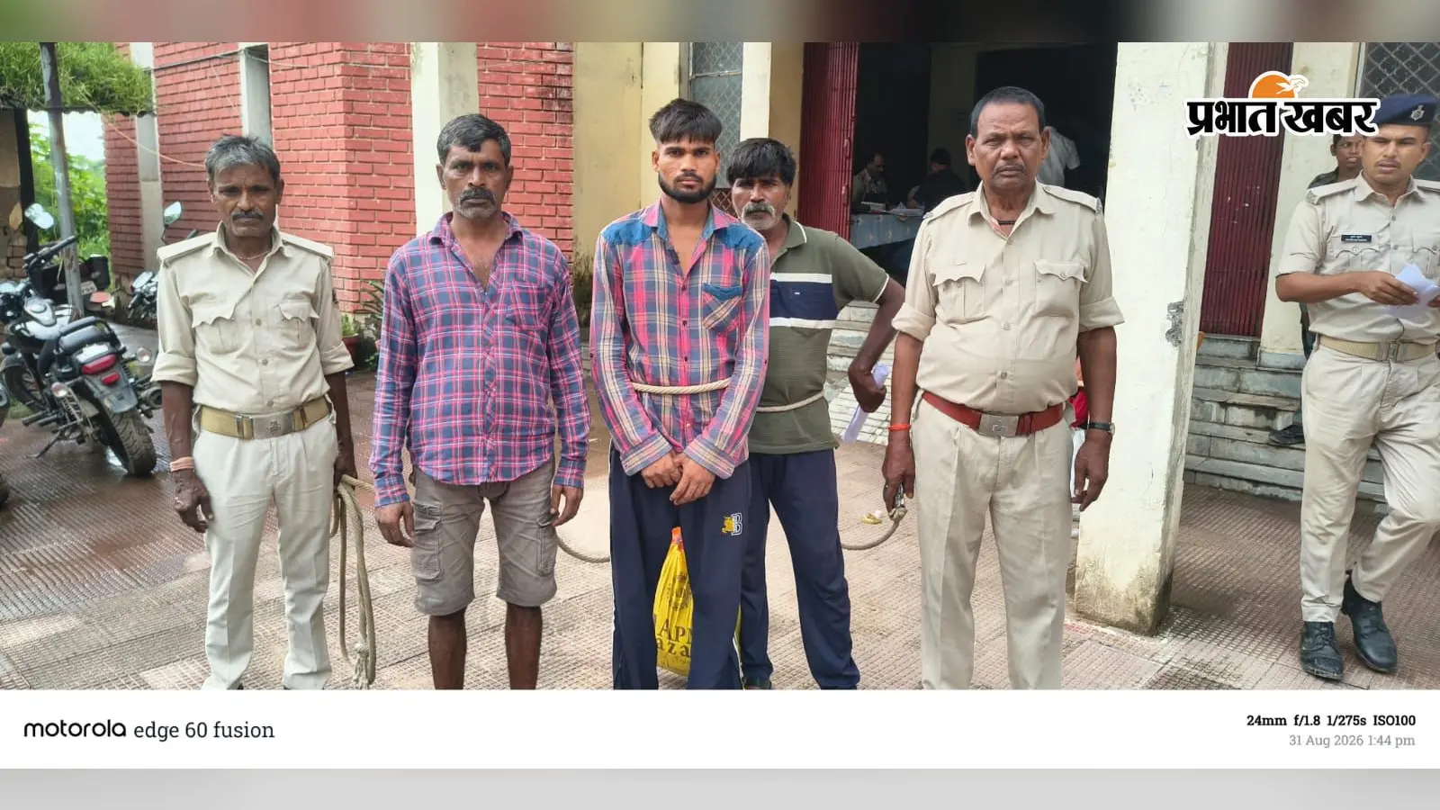 कैमूर: चैनपुर में नशे के खिलाफ पुलिस की कार्रवाई, हेरोइन और ड्रग्स इंजेक्शन के साथ तीन गिरफ्तार