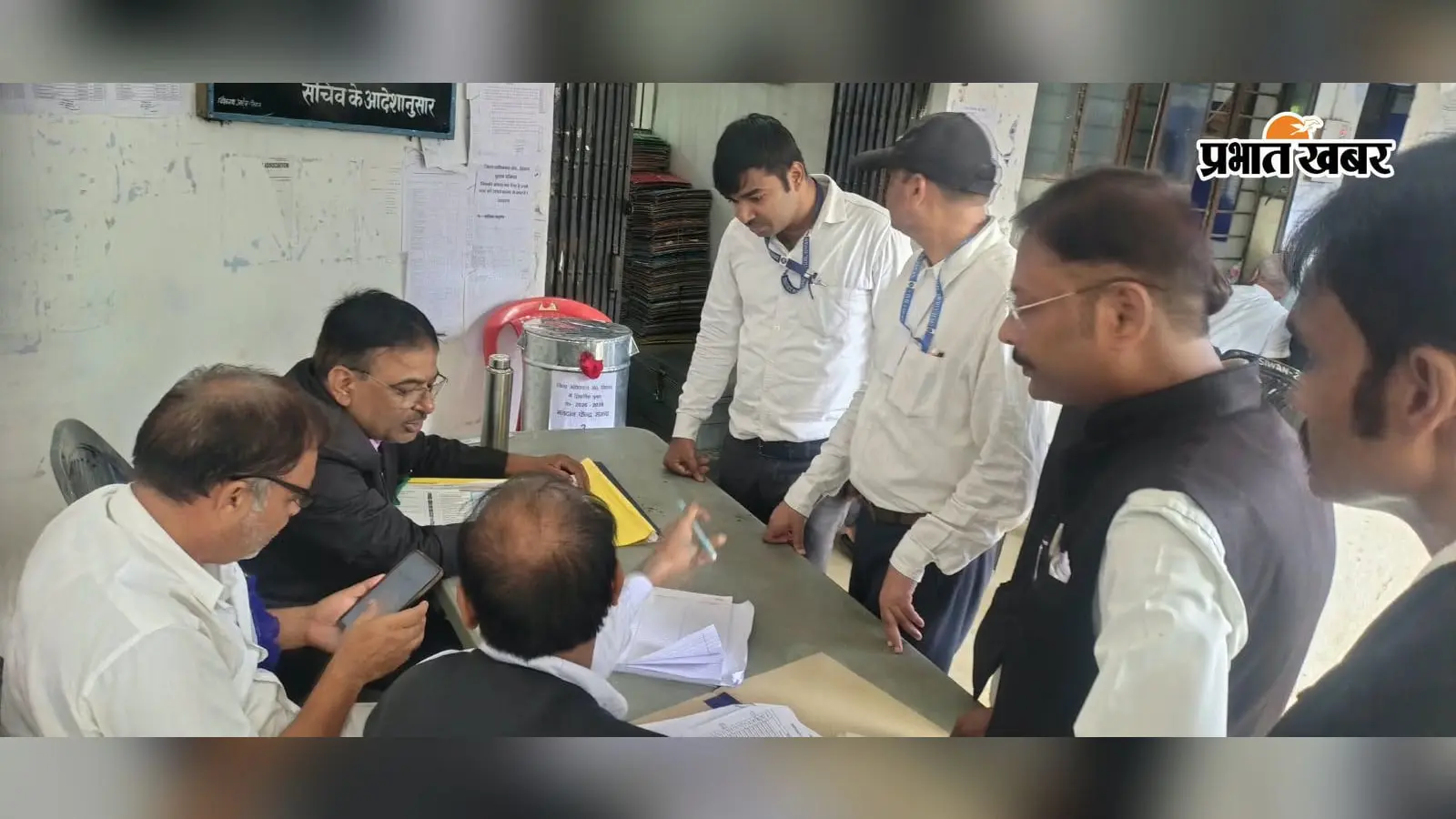 सीवान अधिवक्ता संघ चुनाव में 79.60% मतदान, 999 ने डाले वोट, मंगलवार को खुलेगा जीत-हार का राज