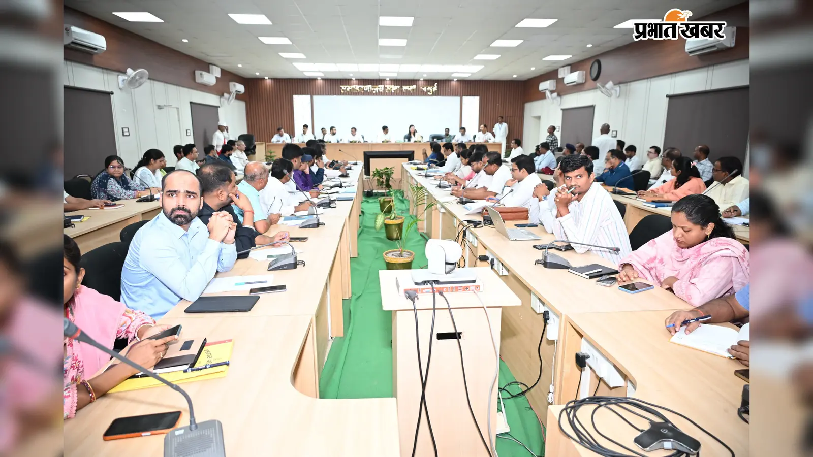 जमुई में सुधरेगी सरकारी स्कूलों की सूरत! हर अधिकारी गोद लेगा एक-एक विद्यालय, डीएम का बड़ा निर्देश