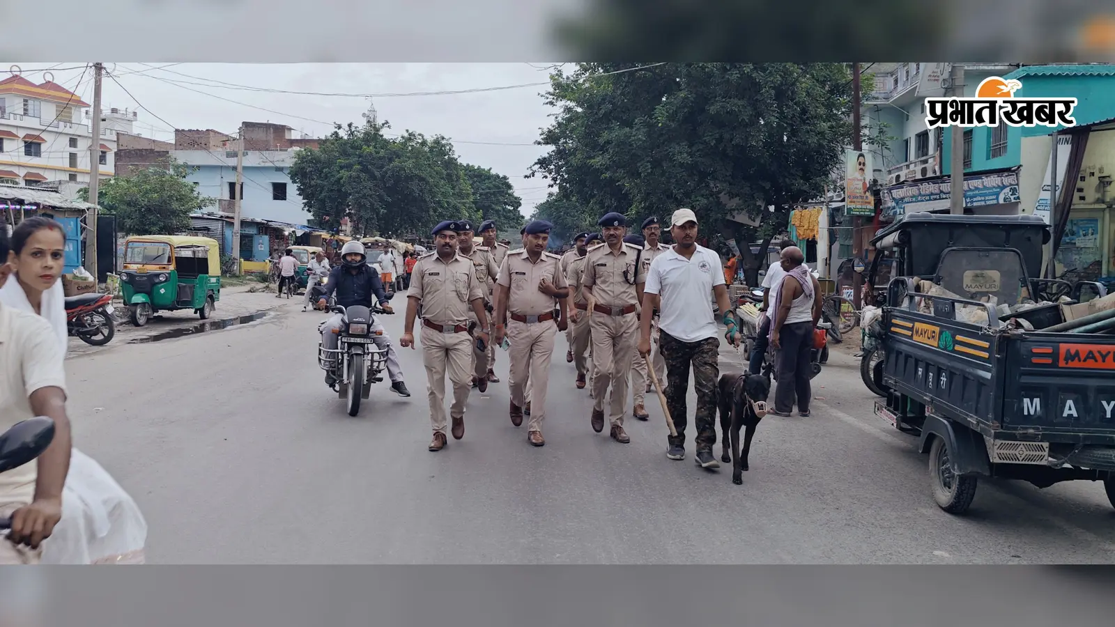 सीवान के भगवानपुर हाट में शराबबंदी को लेकर पुलिस का फ्लैग मार्च, तस्करी की सूचना देने की अपील