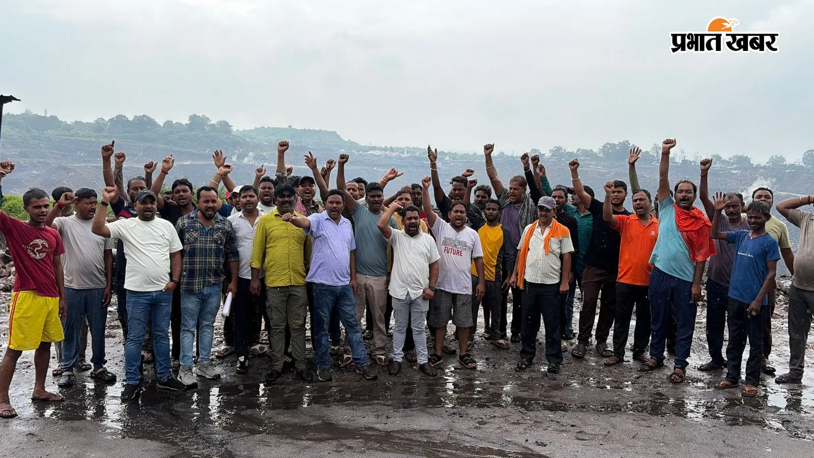 दो महीने से वेतन नहीं मिला तो 250 मजदूरों ने रोक दिया कोयला डिस्पैच, पांच घंटे ठप रहा काम