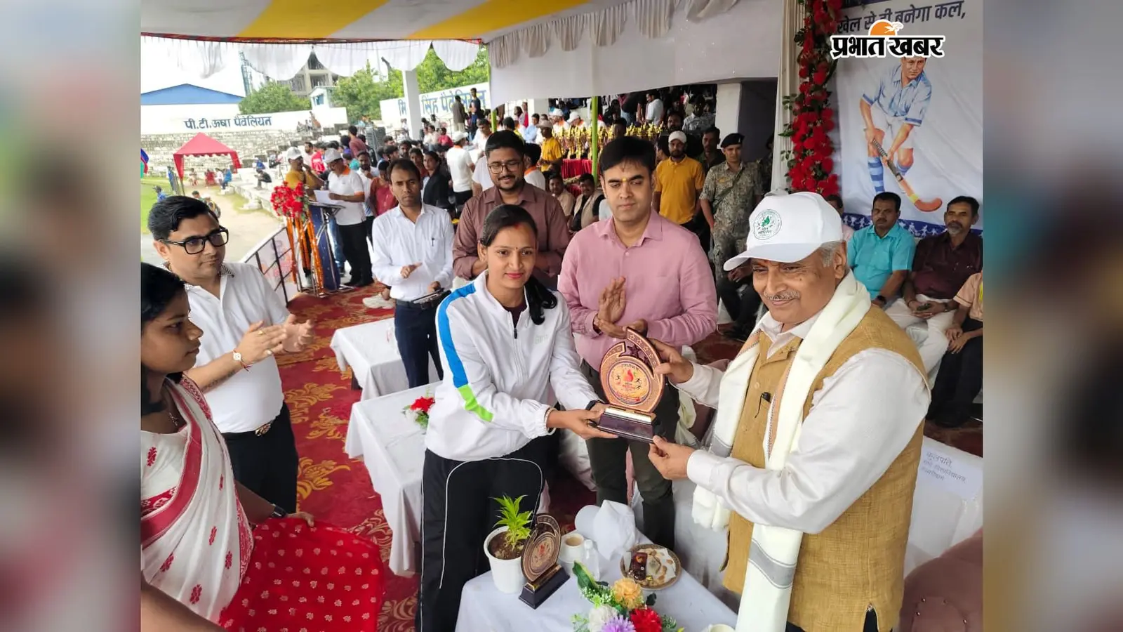 Hazaribagh News: उत्तरी छोटानागपुर प्रमंडलीय खेल महोत्सव का भव्य समापन, फुटबॉल में हजारीबाग और रामगढ़ का दबदबा