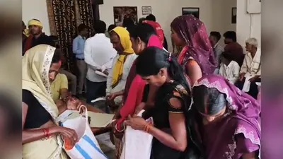 सासाराम में DM के जनता दरबार में पहुंचे 52 फरियादी, जमीन से लेकर सरकारी योजनाओं तक की शिकायतें