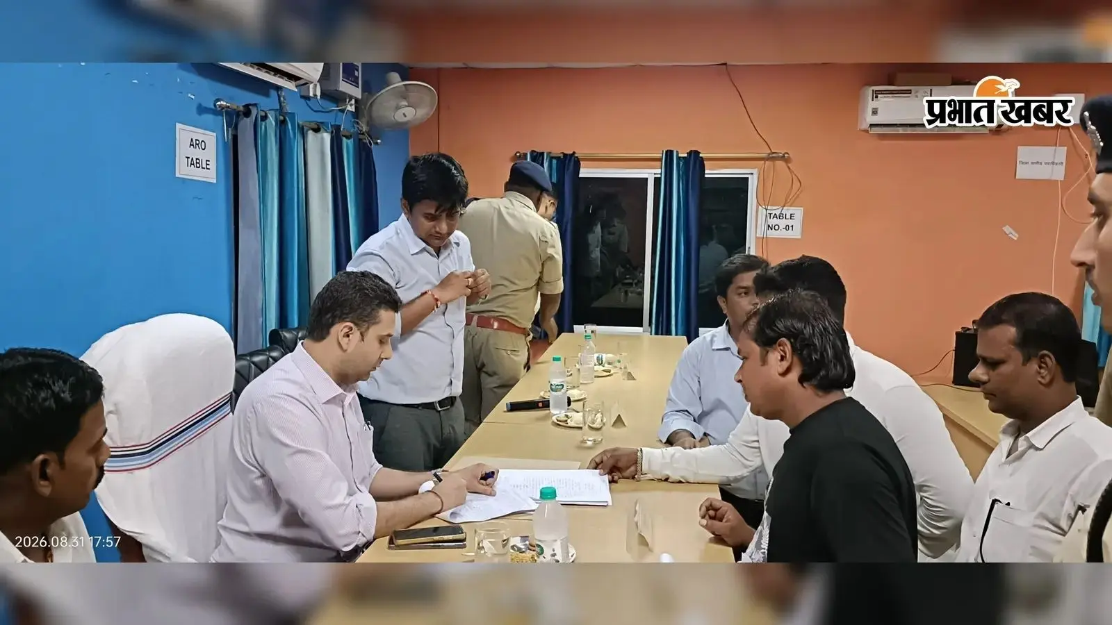 बखरी पहुंचे डीएम रिची पांडे, विकास योजनाओं की समीक्षा कर अधिकारियों को दिए निर्देश