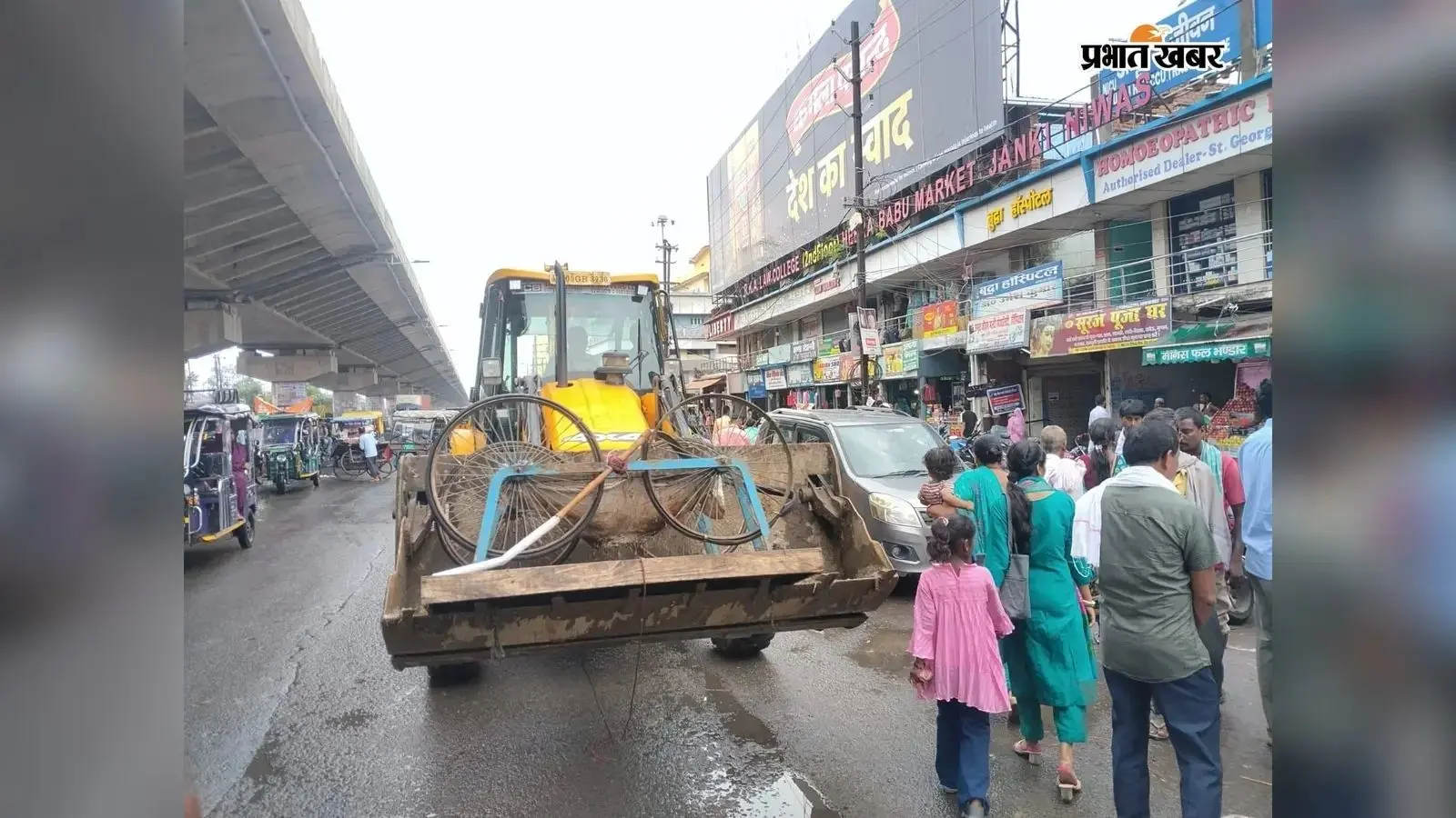 बेगूसराय में एनएच-31 पर अतिक्रमण के खिलाफ चला अभियान, 14 हजार रुपये जुर्माना वसूला