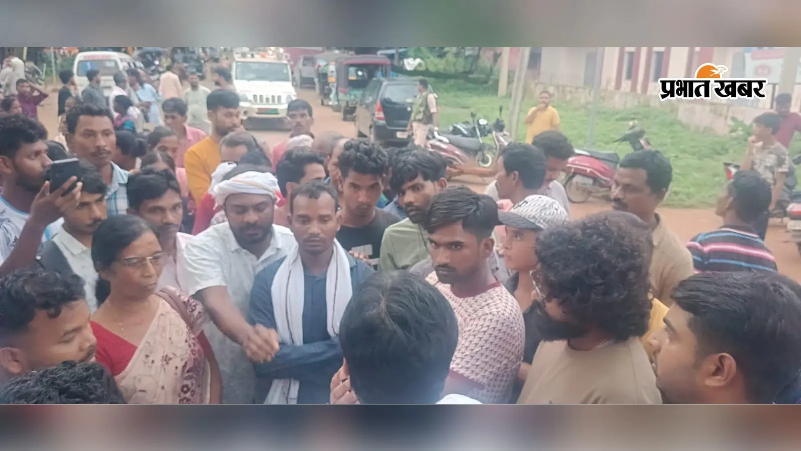 सर्पदंश से किशोरी की मौत, इलाज में देरी का आरोप लगा परिजनों ने किया सड़क जाम