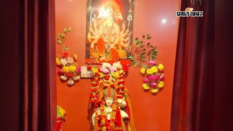 पूर्णिया: नीम और पीपल के पेड़ों के बीच विराजे हैं पवनपुत्र हनुमान, टैक्सी स्टैंड रोड के बागेश्वरधाम मंदिर में उमड़ती है भारी भीड़