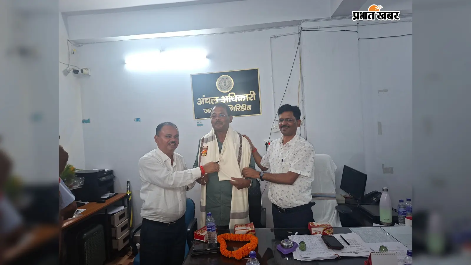 जमुआ अंचल के राजस्व उप निरीक्षक राम नरेश सिंह सेवानिवृत्त, अधिकारियों-कर्मचारियों ने सराहा कार्यकाल