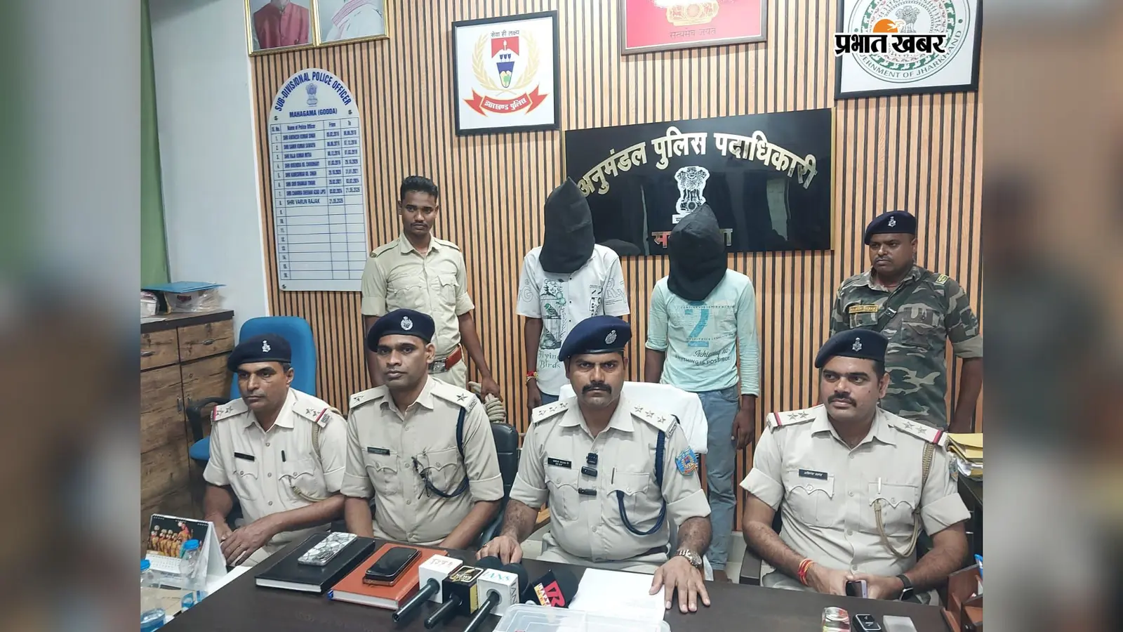 महागामा के भांजपुर में पुलिस की बड़ी कार्रवाई, कट्टा-कारतूस के साथ दो गिरफ्तार