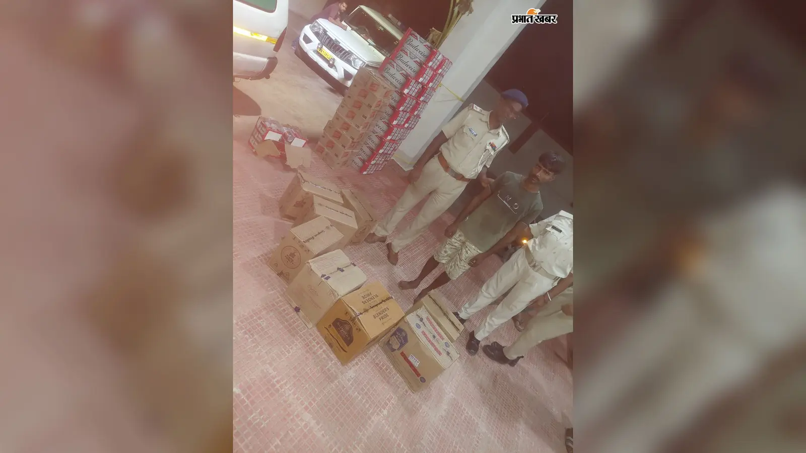 एंबुलेंस में छिपाकर लाई जा रही थी 396.12 लीटर विदेशी शराब, तस्कर गिरफ्तार