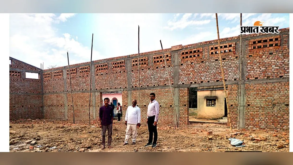 दीदारगंज पैक्स गोदाम के 5.23 लाख रुपये का हिसाब गायब! मापी पुस्तिका में भी नहीं मिला उल्लेख, पूर्व अध्यक्ष-प्रबंधक को नोटिस