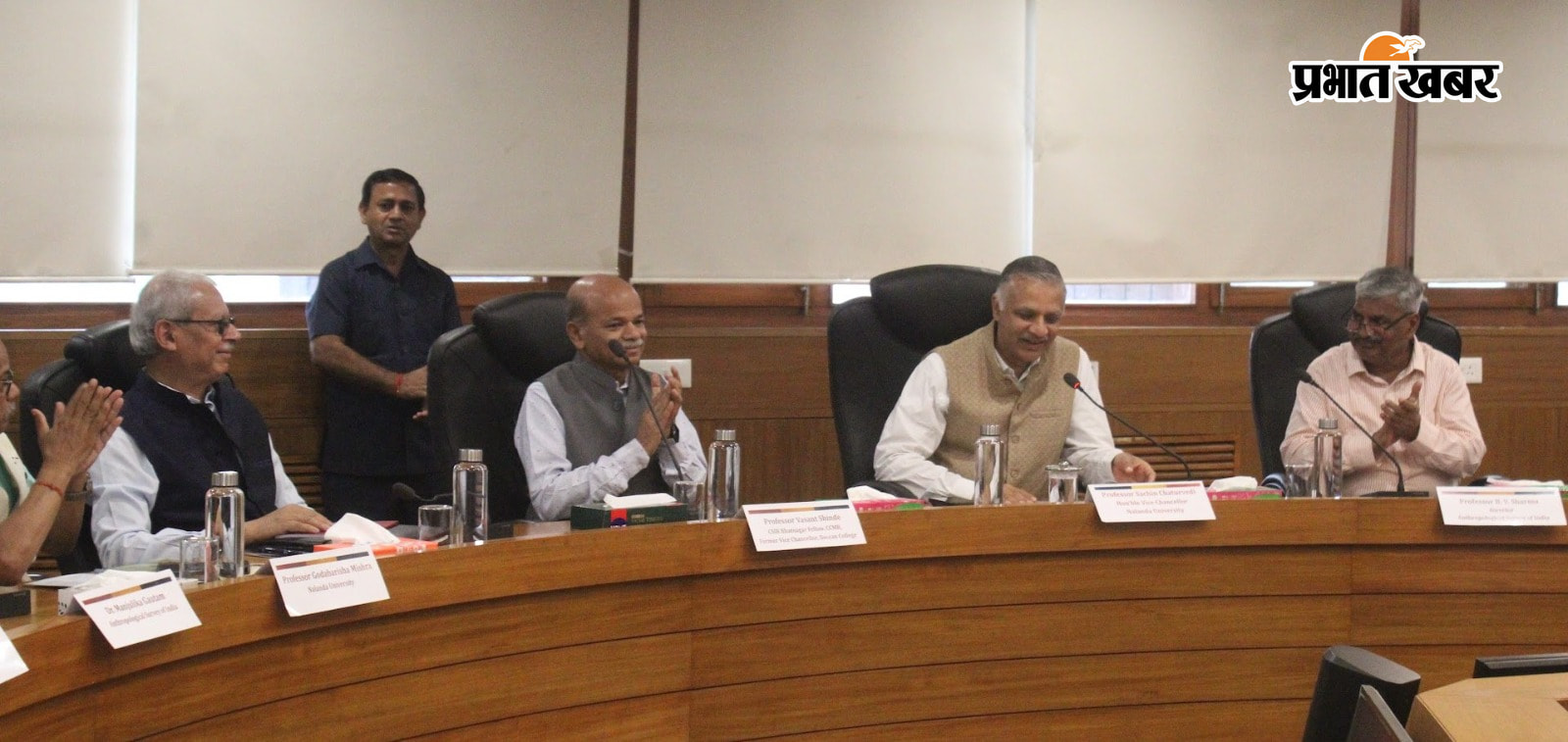 फोटो - नालंदा विश्वविद्यालय में आयोजित कार्यशाला में शामिल कुलपति प्रो सचिन चतुर्वेदी एवं देशी- विदेशी प्रतिनिधि | Prabhat Khabar Network