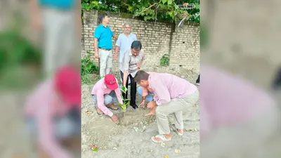 समस्तीपुर कॉलेज में शिक्षकों-कर्मचारियों ने लगाये पौधे, लिया ये संकल्प