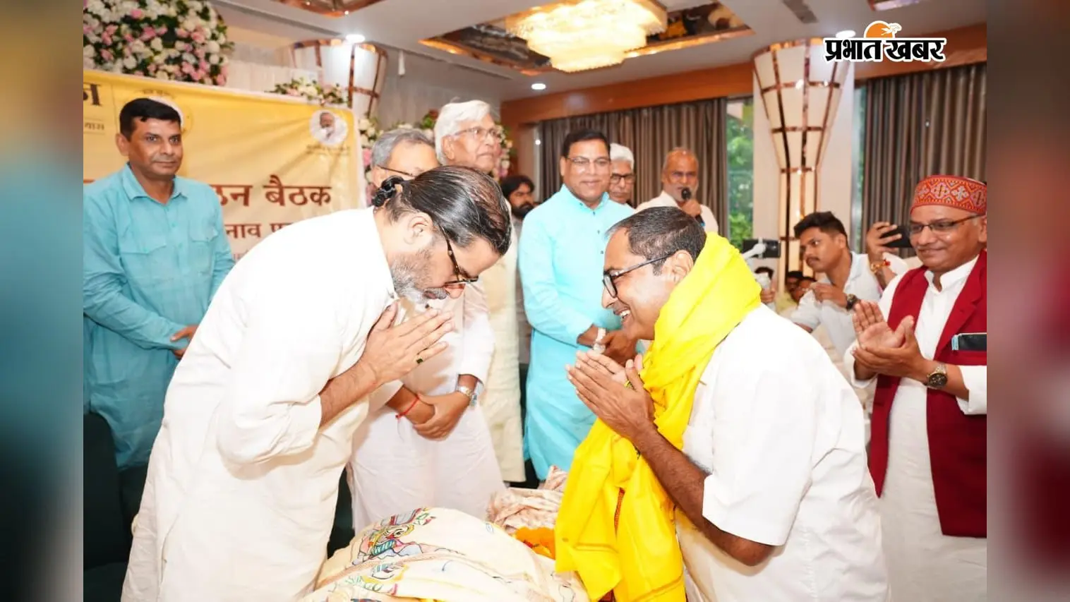 दरभंगा: MLC चुनाव को लेकर प्रशांत किशोर ने की बैठक, 2020 के रनर-अप डॉ सुरेंद्र प्रसाद राय जन सुराज में शामिल