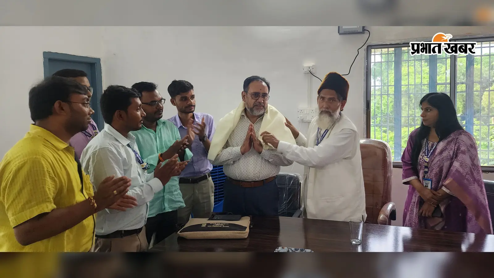 रोहतास: सूर्यपुरा कॉलेज में पहुंचे उर्दू साहित्यकार डॉ. अशहद करीम ‘उल्फत’, प्राचार्य ने किया सम्मानित