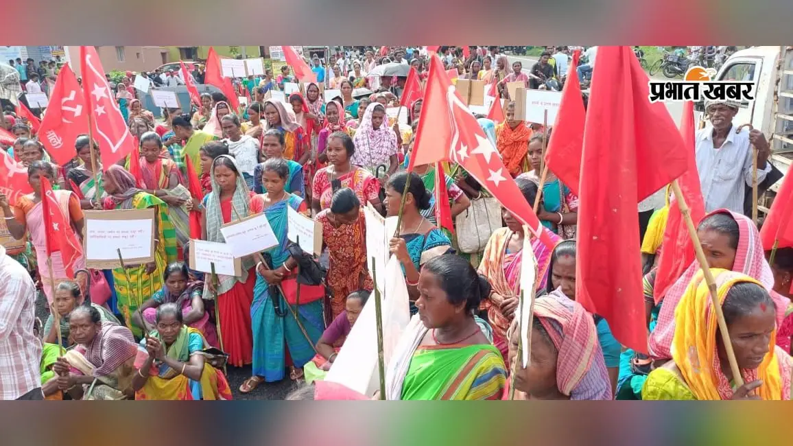 कोल टेस्टिंग बोरिंग के खिलाफ गरजे ग्रामीण, शिकारीपाड़ा में भाकपा माले की चेतावनी रैली